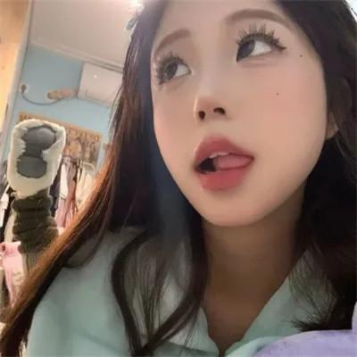 女生用自己头像做微信头像