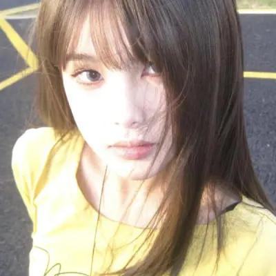 女生用自己头像做微信头像