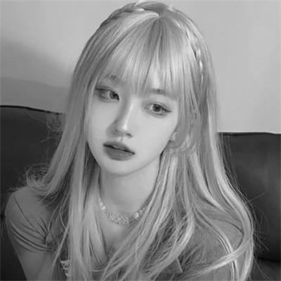 黑白系女生头像霸气真人