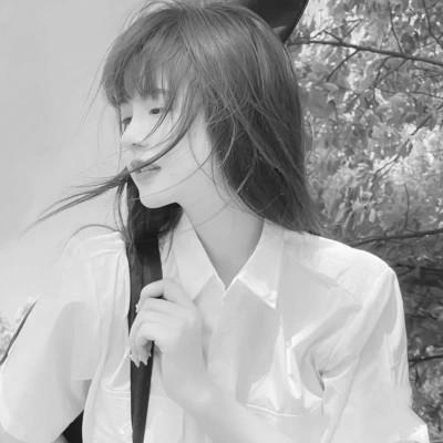 黑白系女生头像霸气真人