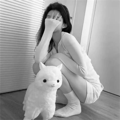 黑白系女生头像霸气真人