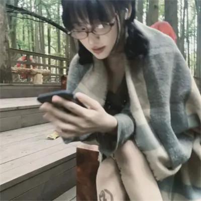 女生用自己头像做微信头像