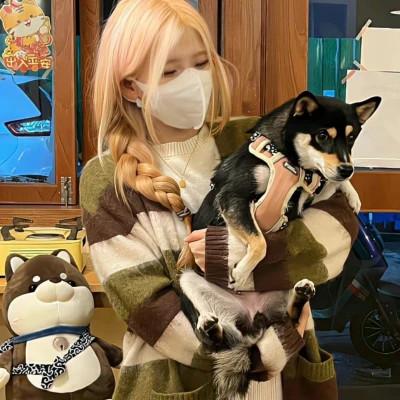 女生用自己头像做微信头像