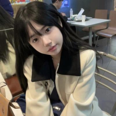 女生用自己头像做微信头像