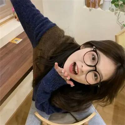 女生用自己头像做微信头像