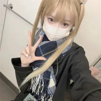 女生用自己头像做微信头像
