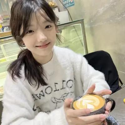 女生用自己头像做微信头像