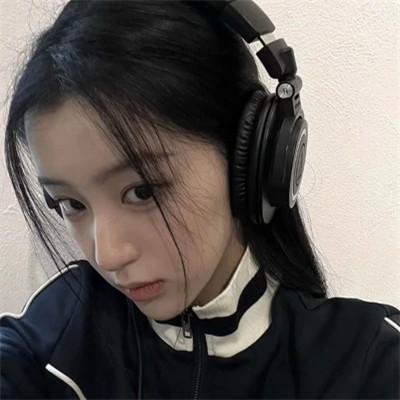 qq头像自由的女生高清图片