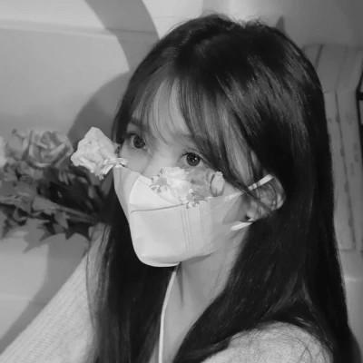 黑白系女生头像霸气真人
