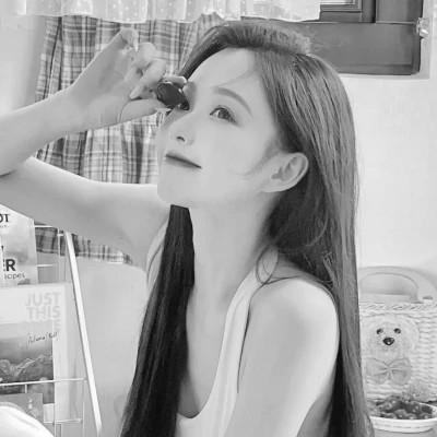 黑白系女生头像霸气真人