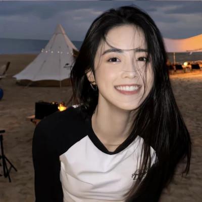 qq头像自由的女生高清图片