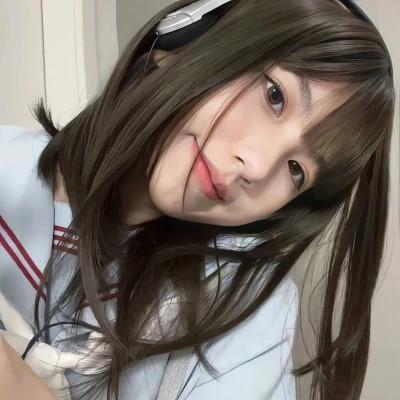 女生用自己头像做微信头像