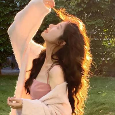 qq头像自由的女生高清图片