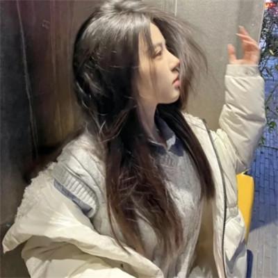 女生用自己头像做微信头像
