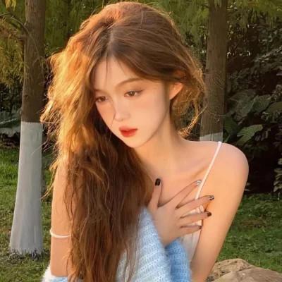 qq头像自由的女生高清图片
