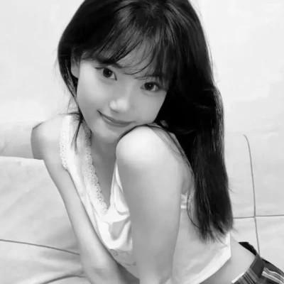 黑白系女生头像霸气真人