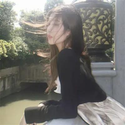 女生用自己头像做微信头像