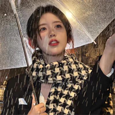 冬季下雪天氛围感女生头像