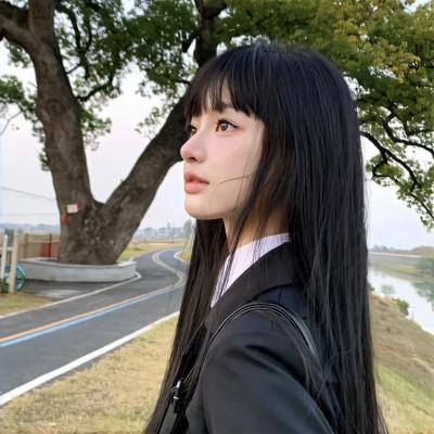qq头像自由的女生高清图片
