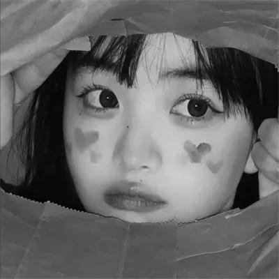 黑白系女生头像霸气真人