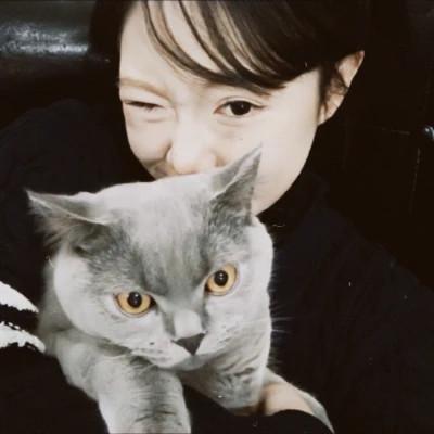 胶片风格女生头像小众