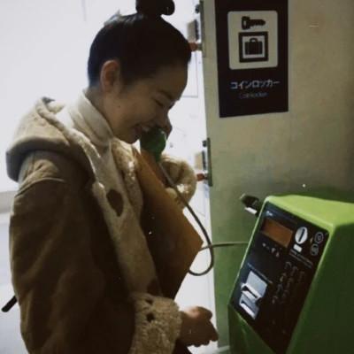 胶片风格女生头像小众