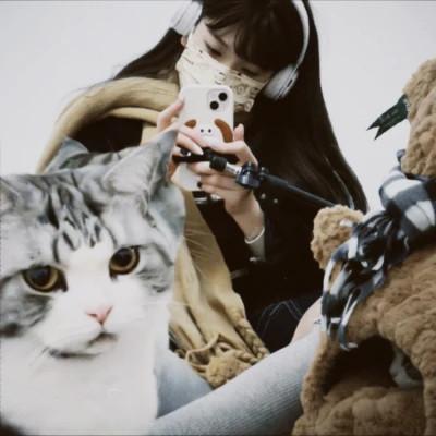 胶片风格女生头像小众