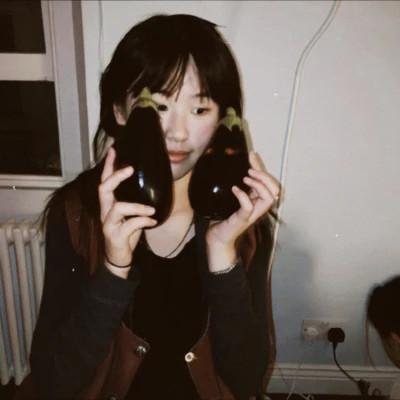 胶片风格女生头像小众