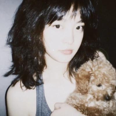 胶片风格女生头像小众