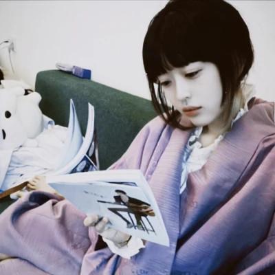 胶片风格女生头像小众