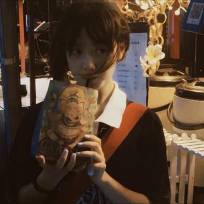 胶片风格女生头像小众