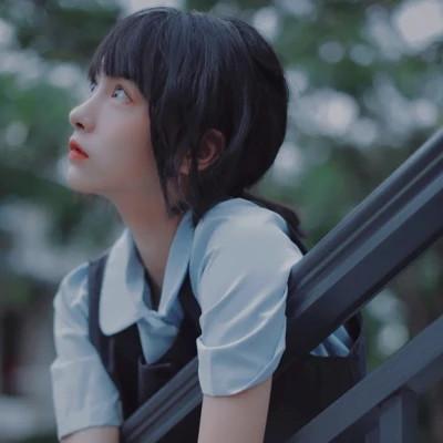 森系文艺女生头像高清