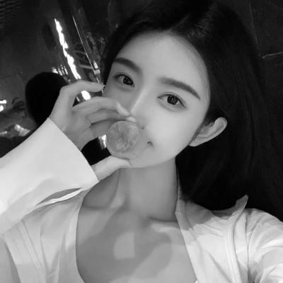 高质量真人黑白女头