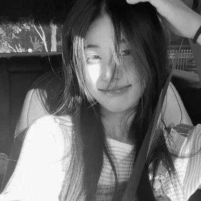 好看的黑白氛围感女头图片