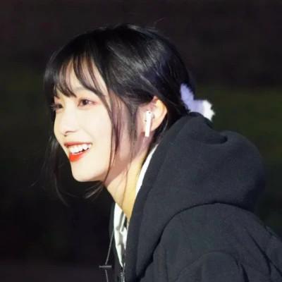 超火的温柔高清女生头像图片