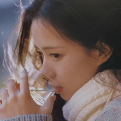 森系文艺女生头像高清