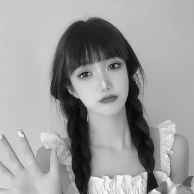 闺蜜头像四人真人女黑白