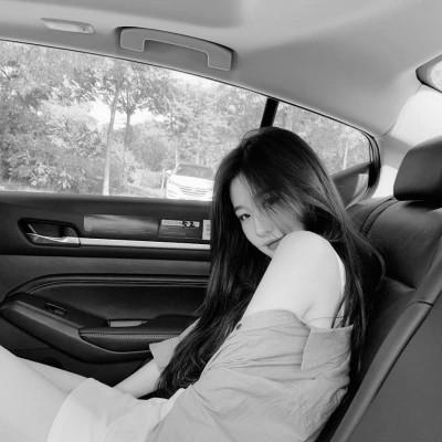 闺蜜头像四人真人女黑白