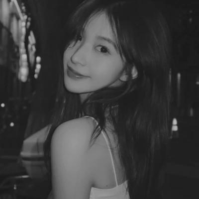 高质量真人黑白女头