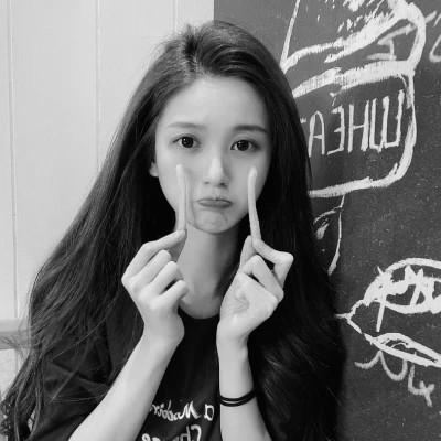 闺蜜头像四人真人女黑白