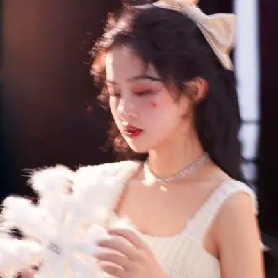 超火的温柔高清女生头像图片