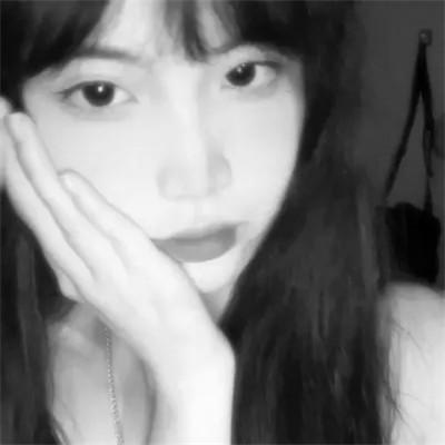 好看的黑白氛围感女头图片