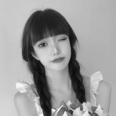 闺蜜头像四人真人女黑白