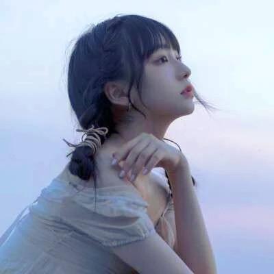 超火的温柔高清女生头像图片