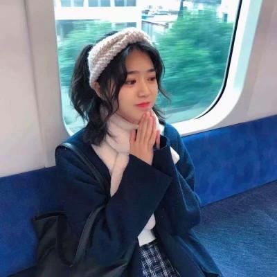 超火的温柔高清女生头像图片