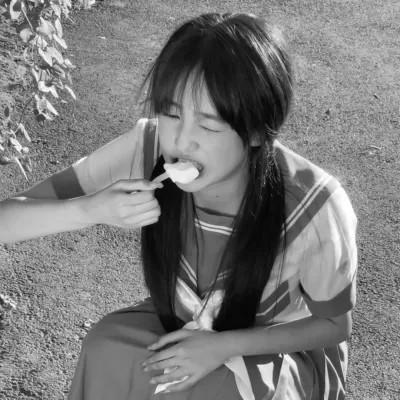 好看的黑白氛围感女头图片