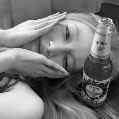 好看的黑白氛围感女头图片