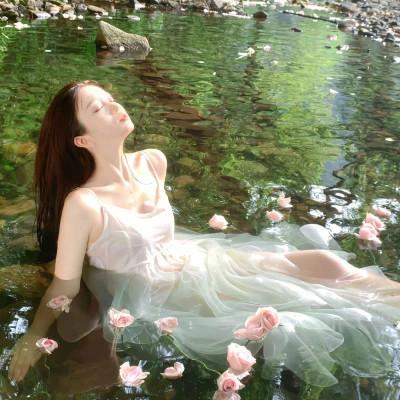 颜值爆表好看又酷的头像女生图片