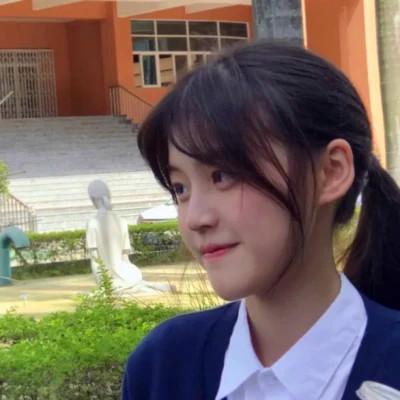 超火的温柔高清女生头像图片
