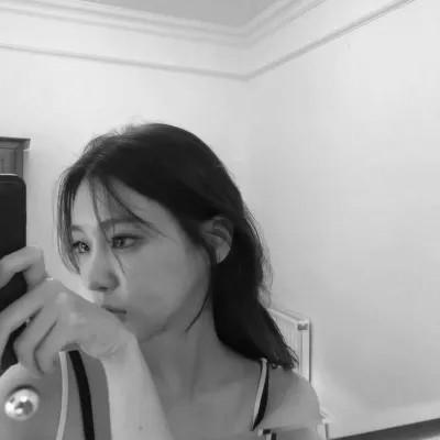 好看的黑白氛围感女头图片